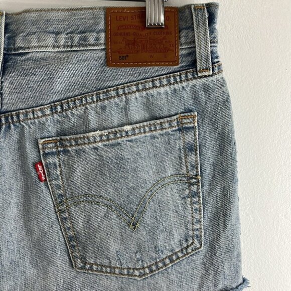 Levis 501 Cut-Off Shorts - Picture 6 of 8